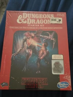 Hasbro Stranger Things Dungeons & Dragons Starter Set - Red